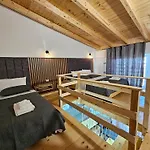Sea's Hotell 3*
